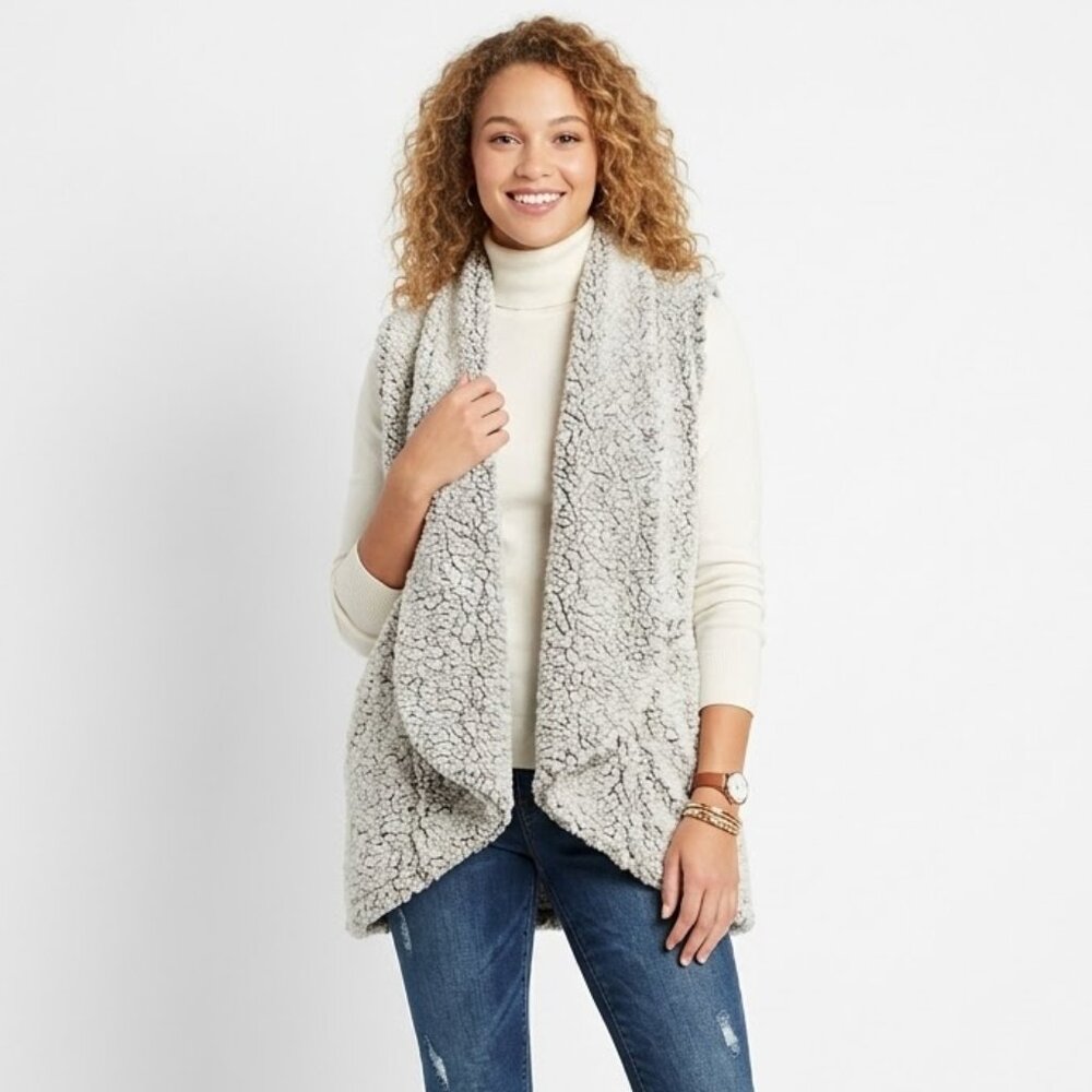 Altar’d State Fuzzy Sherpa Vest Sleeveless Pockets Size Large Cottage Boho Cozy